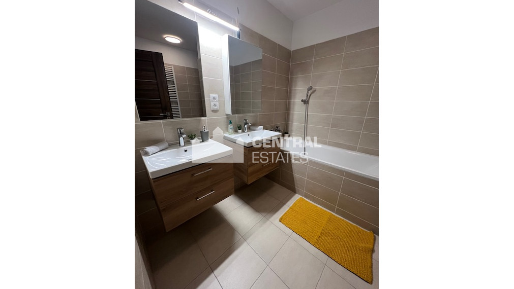 4- izbový byt, Omnia, 95.80m2, balkón, parkovanie, na prenájom v Bratislave