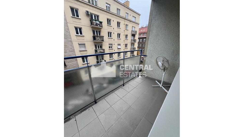 Priestranný 3- izbový byt s balkónom na prenájom v Starom meste