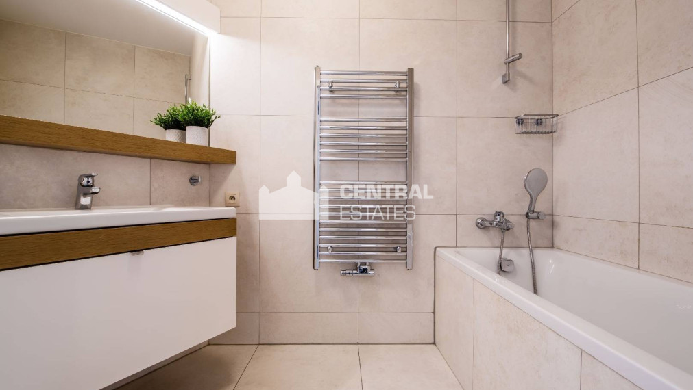 Exkluzívny 2i byt v novostavbe s lodžiou na prenájom v Starom meste