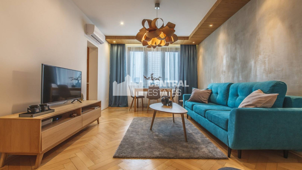 Nádherný klimatizovaný 2,5i byt s 2 balkónmi na prenájom v Novom meste