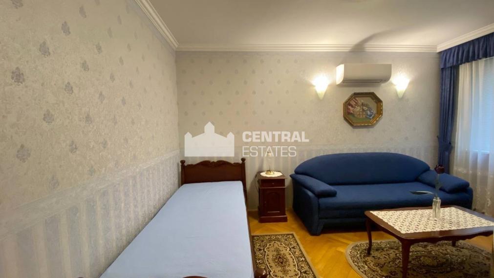 Luxusný 4i byt pod hradom s balkónom parkovaním na prenájom v Starom meste