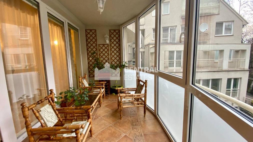 Luxusný 4i byt pod hradom s balkónom parkovaním na prenájom v Starom meste