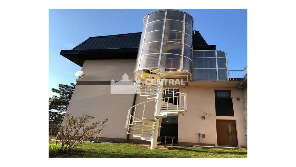 3- izbový byt v exkluzívnej vile s krásnym výhľadom na prenájom v Starom meste