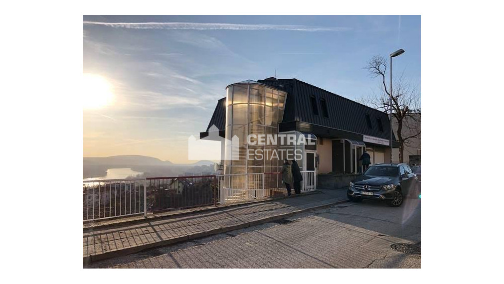 3- izbový byt v exkluzívnej vile s krásnym výhľadom na prenájom v Starom meste