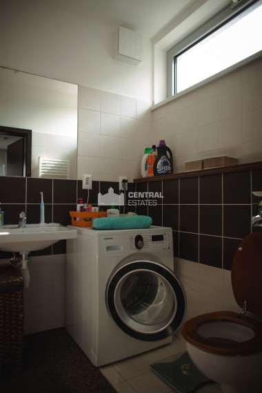 Pekný 3i byt v novostavbe s balkónom a terasou na prenájom v Karlovej Vsi