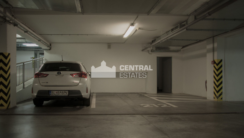 Pekný 3i byt v novostavbe s balkónom a terasou na prenájom v Karlovej Vsi