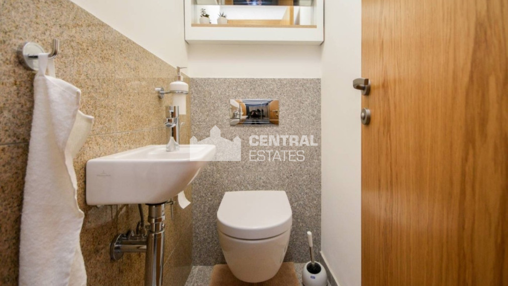 Krásny 2i byt v novostavbe s terasou a parkovaním na prenájom v Starom meste