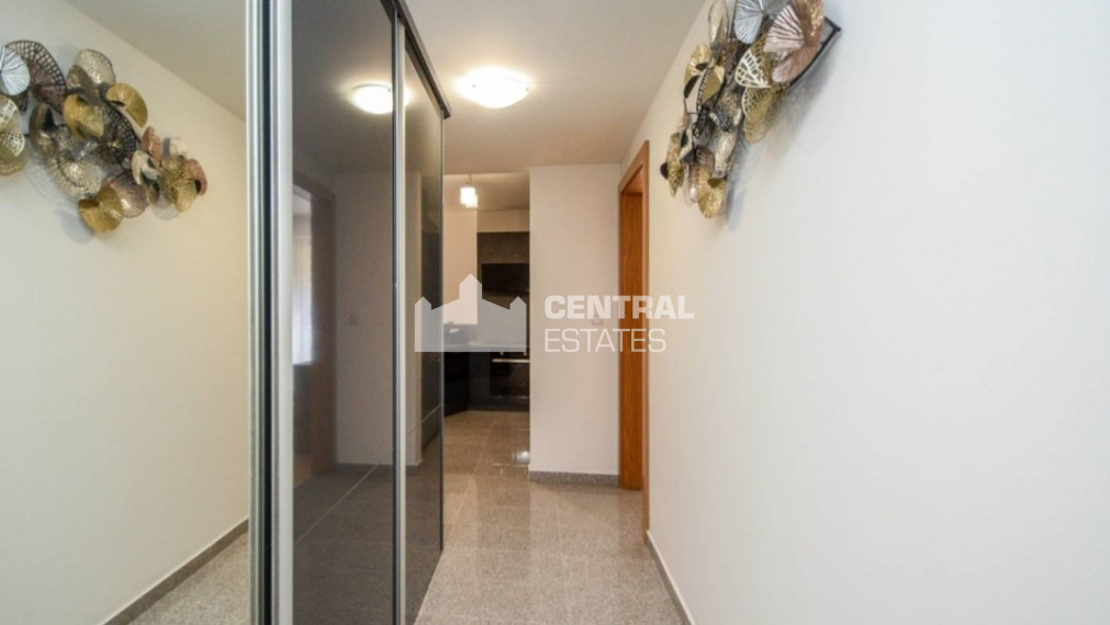 Krásny 2i byt v novostavbe s terasou a parkovaním na prenájom v Starom meste