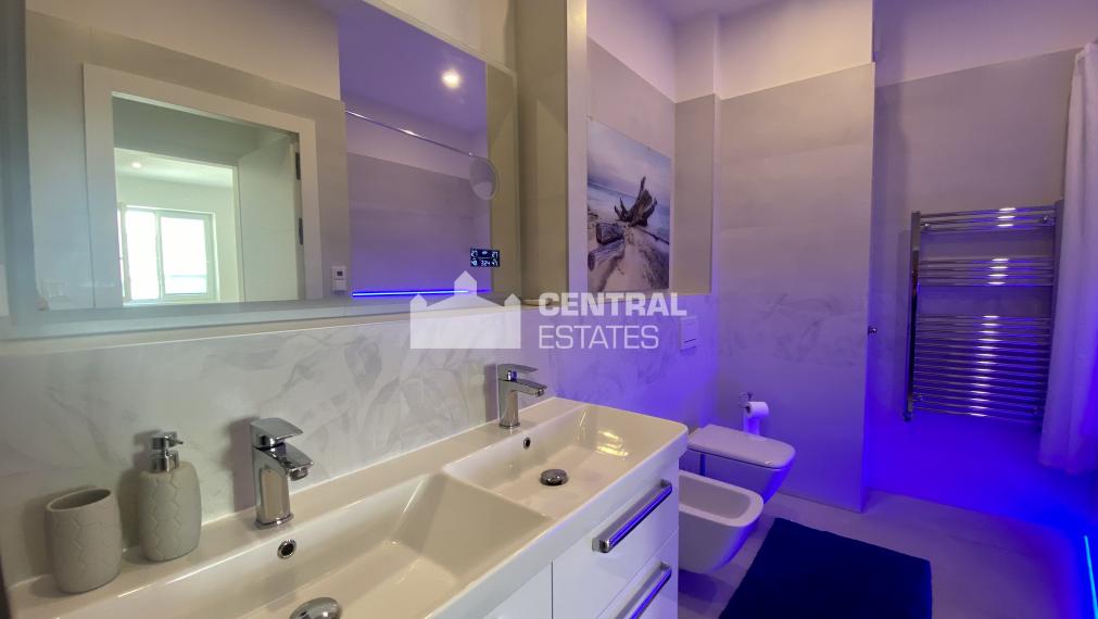 Luxusný 3i byt s balkónom a pivnicou na prenájom v Starom meste