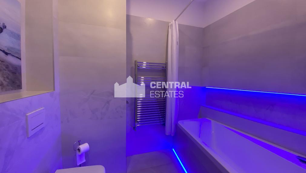 Luxusný 3i byt s balkónom a pivnicou na prenájom v Starom meste