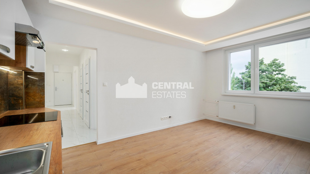An above-standard renovated 1.5-bedroom apartment with a cellar for sale in Dúbravka