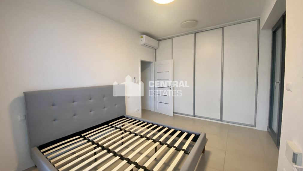 Exclusive 3- bedroom apartment in a new building with a terrace and parking for rent in Nové mesto
