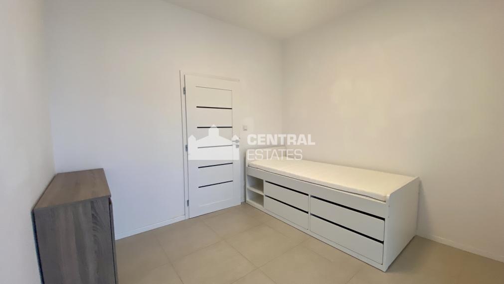 Exclusive 3- bedroom apartment in a new building with a terrace and parking for rent in Nové mesto