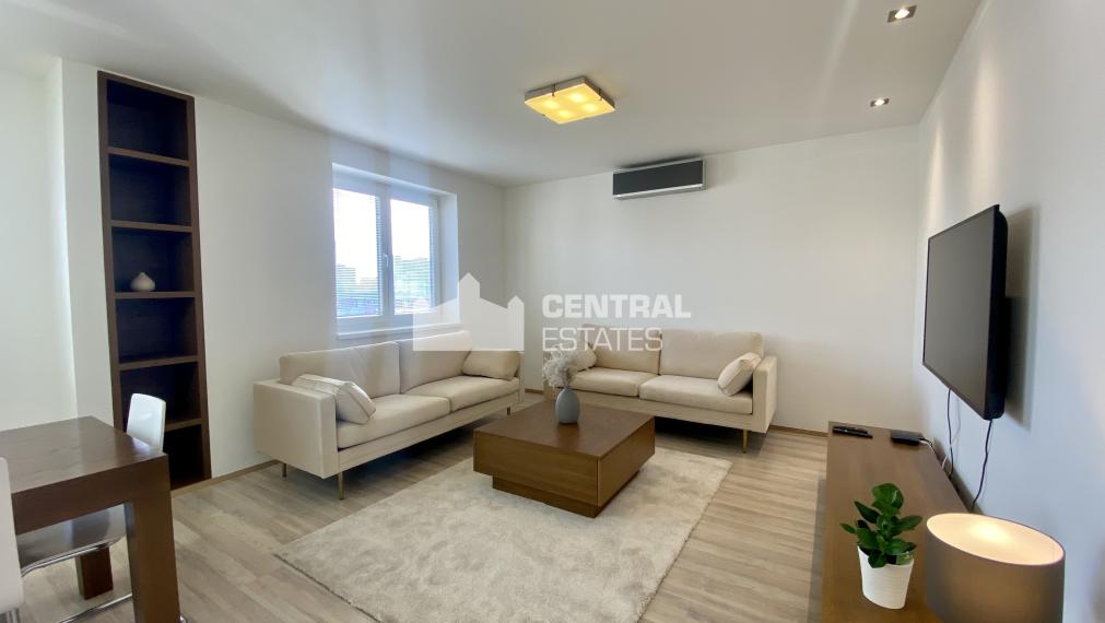 Superior 4- bedroom duplex in a new building with terrace and garage for rent in Petržalka