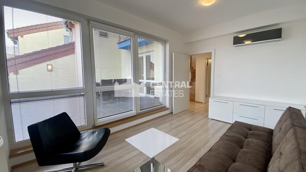 Superior 4- bedroom duplex in a new building with terrace and garage for rent in Petržalka