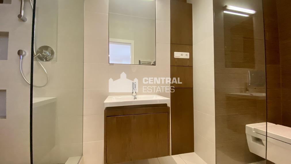 Superior 4- bedroom duplex in a new building with terrace and garage for rent in Petržalka