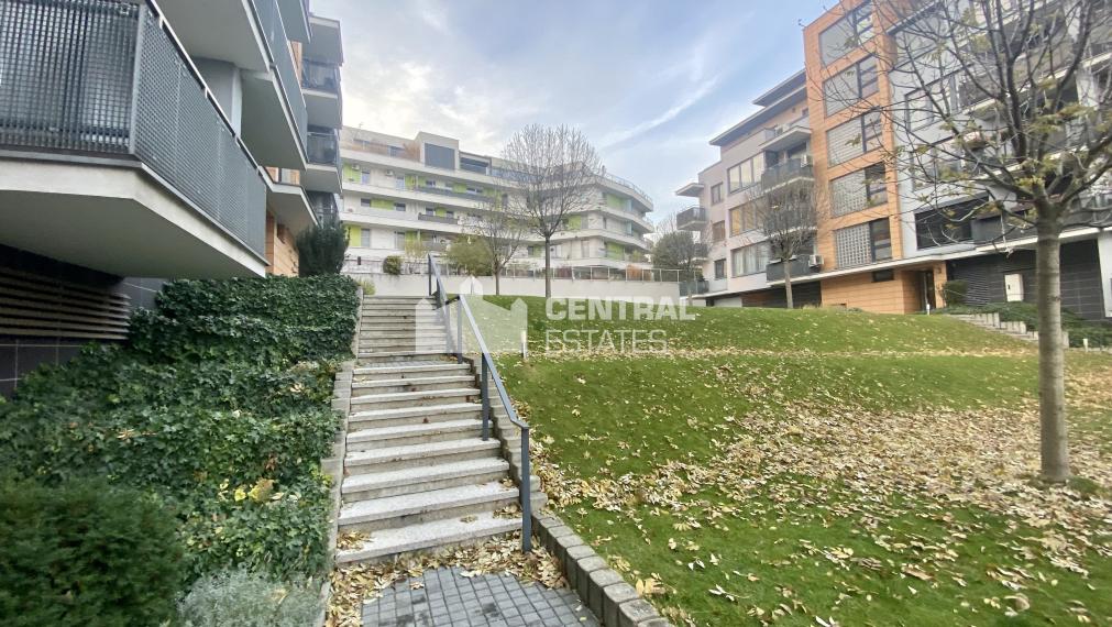 Beautiful large 2-bedroom apartment in a new building with two balconies and parking for rent in Nové mesto