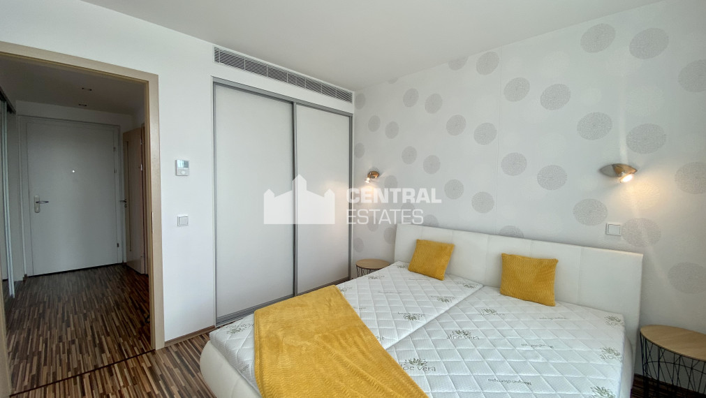 Modern air- conditioned 1-bedroom apartment in a lucrative new building with a terrace for rent in the Old Town