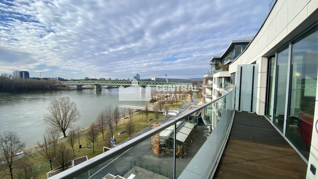 Modern air- conditioned 1-bedroom apartment in a lucrative new building with a terrace for rent in the Old Town