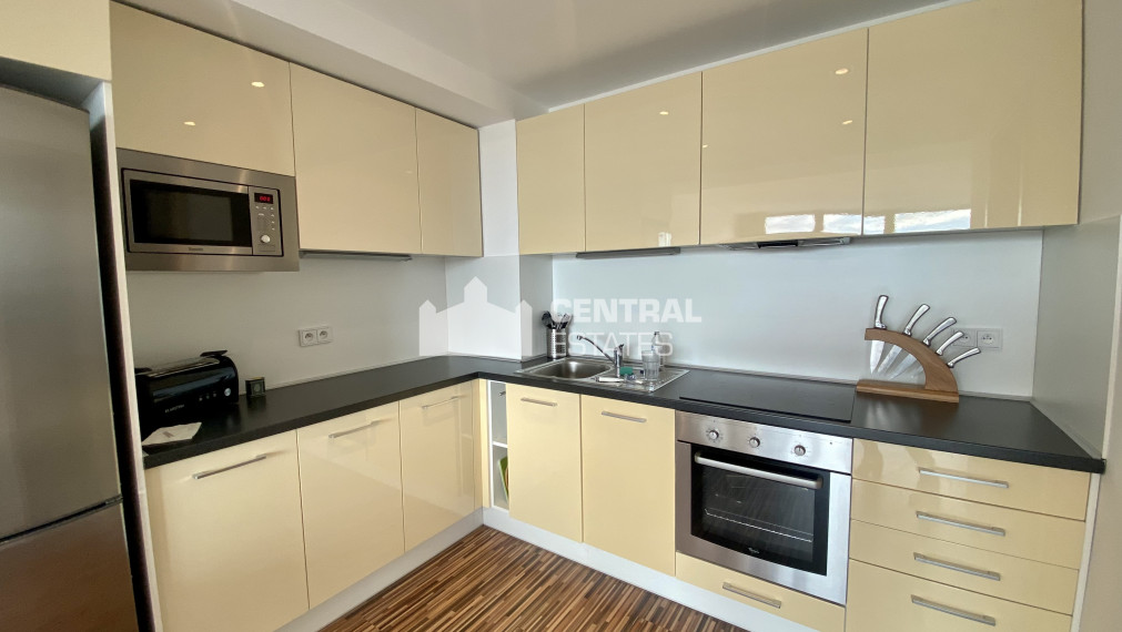 Modern air- conditioned 1-bedroom apartment in a lucrative new building with a terrace for rent in the Old Town