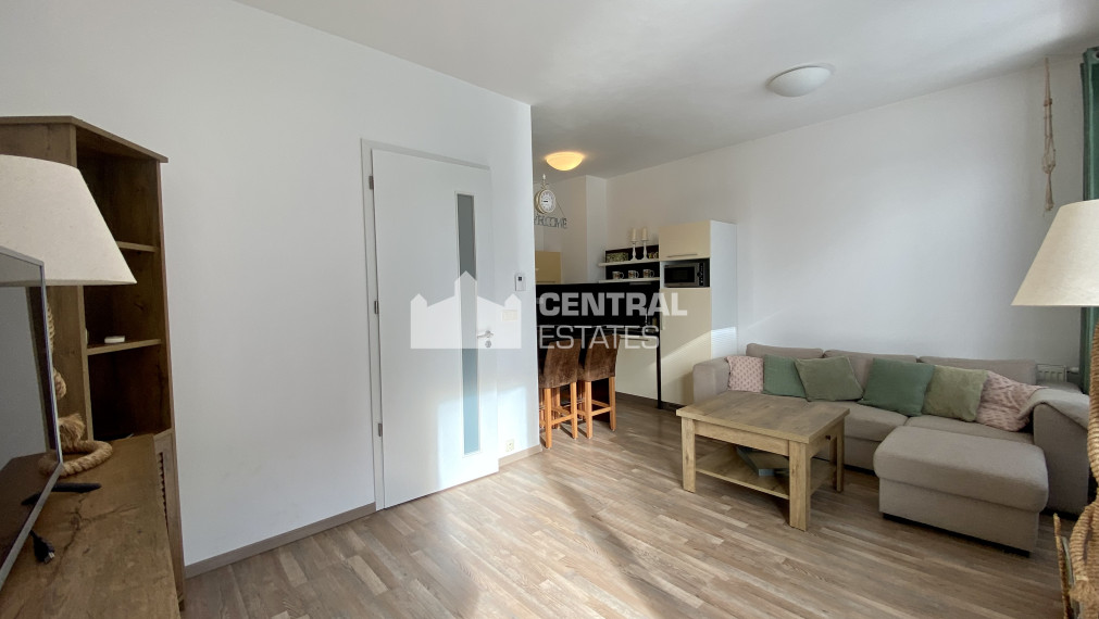 Krásny klimatizovaný 2i byt v novostavbe s terasou na prenájom v Starom meste