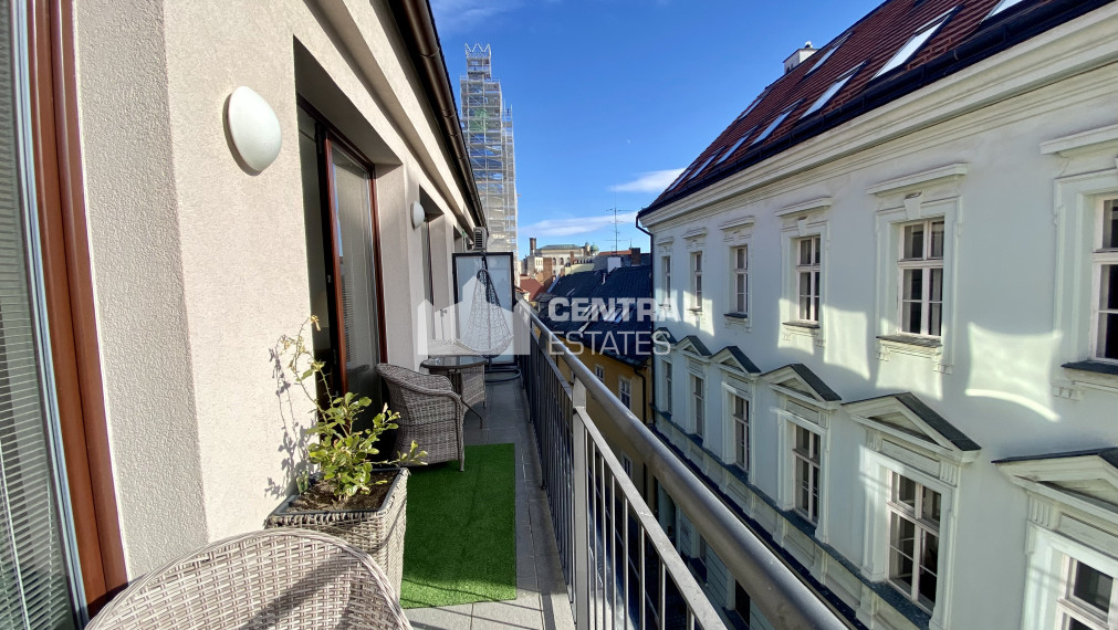 Krásny klimatizovaný 2i byt v novostavbe s terasou na prenájom v Starom meste