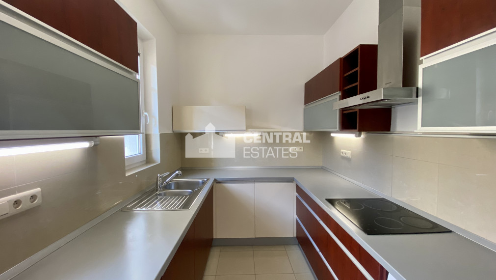 Nadštandardný klimatizovaný 2i byt v novostavbe s balkónom na prenájom v Starom meste