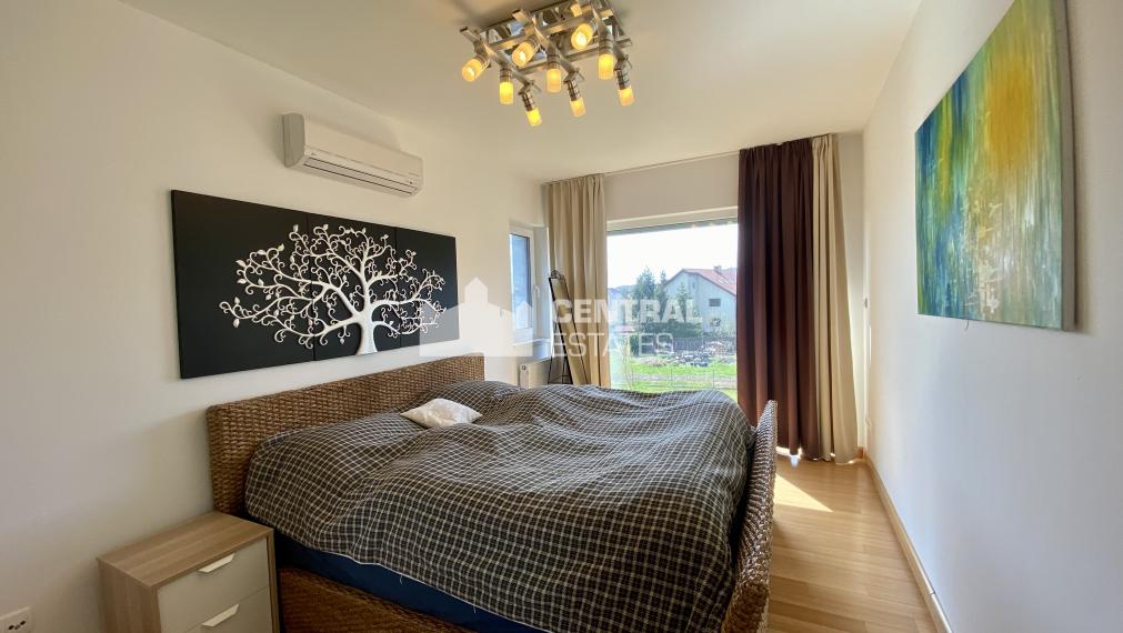 Nadštandardný 5i RD s predzáhradkou terasou a parkovaním na prenájom v Novom meste