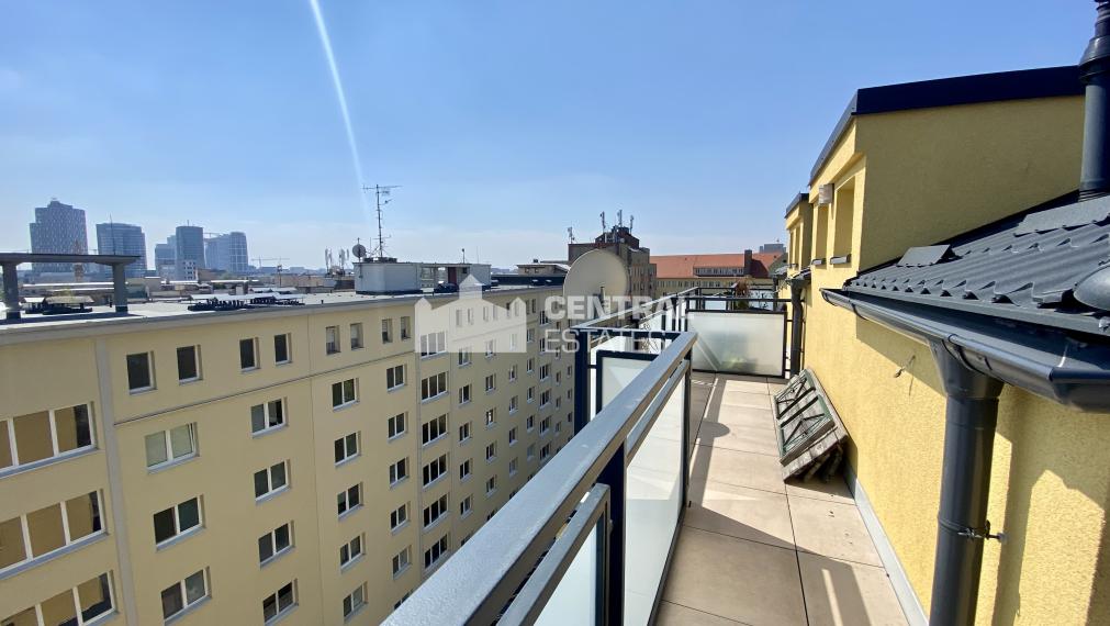 Air-conditioned 3- bedroom duplex with a balcony and a large terrace for sale in the Old Town