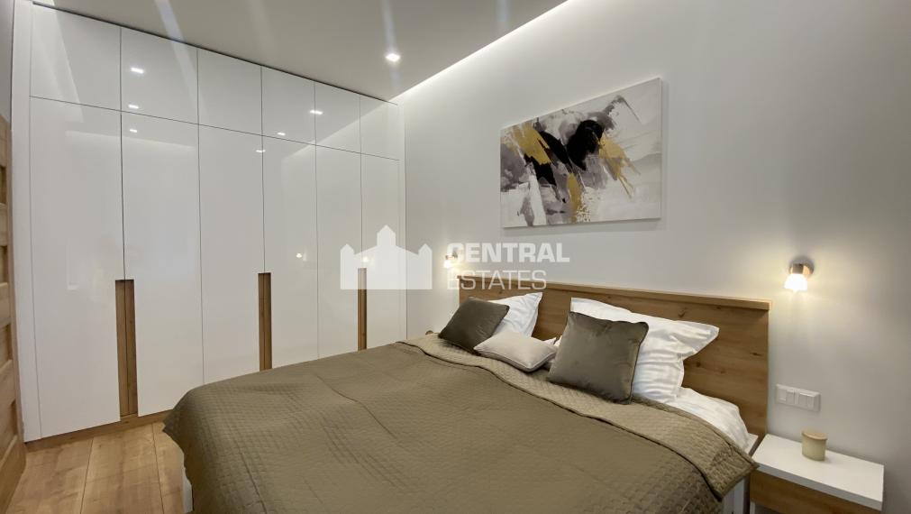 Beautiful air-conditioned 2-bedroom apartment for rent in the Old Town