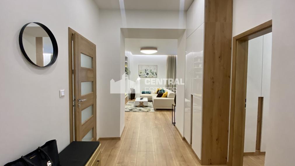 Beautiful air-conditioned 2-bedroom apartment for rent in the Old Town