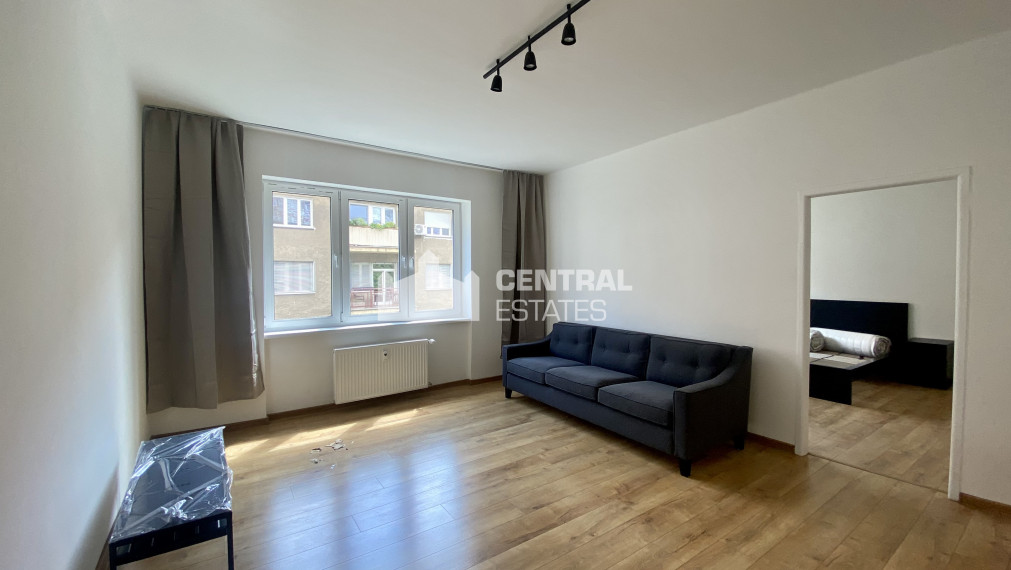 Kompletne zrekonštruovaný klimatizovaný 3i byt s balkónom na prenájom v Novom meste