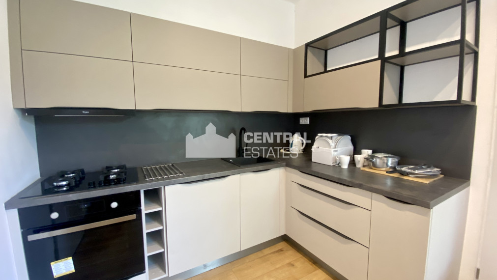 Completely renovated air-conditioned 2-bedroom apartment with a balcony for rent in Nové mesto