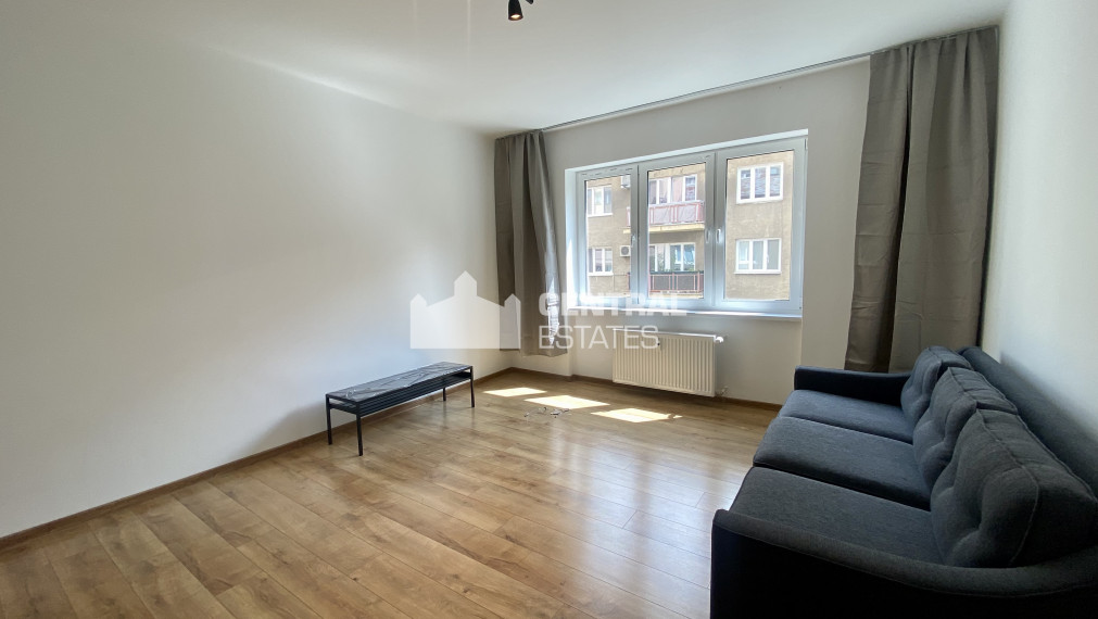 Completely renovated air-conditioned 2-bedroom apartment with a balcony for rent in Nové mesto