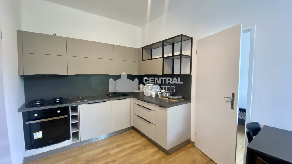 Completely renovated air-conditioned 2-bedroom apartment with a balcony for rent in Nové mesto