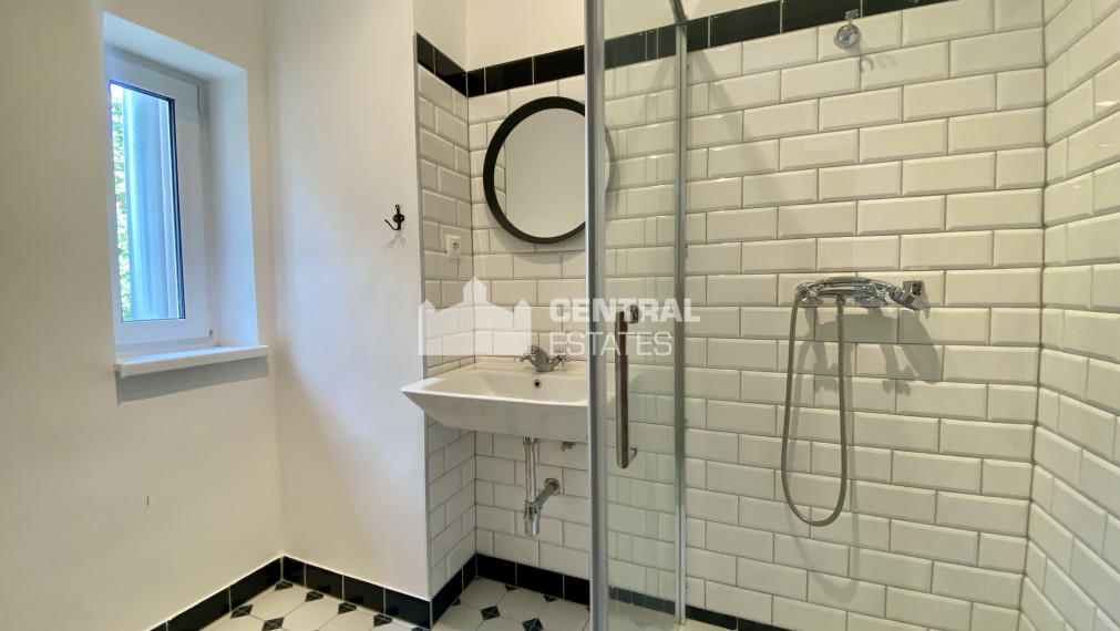 Completely renovated air-conditioned 2-bedroom apartment with a balcony for rent in Nové mesto