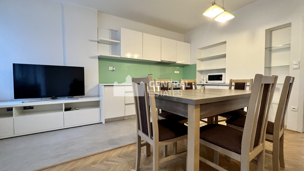 Completely renovated 1- bedroom apartment with a balcony for sale in the Old Town