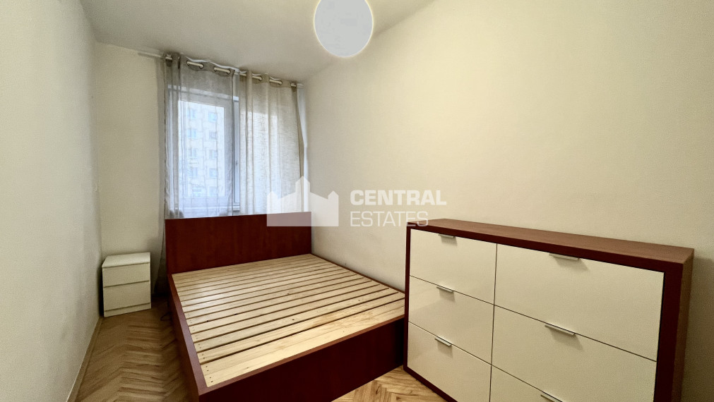 Completely renovated 1- bedroom apartment with a balcony for sale in the Old Town