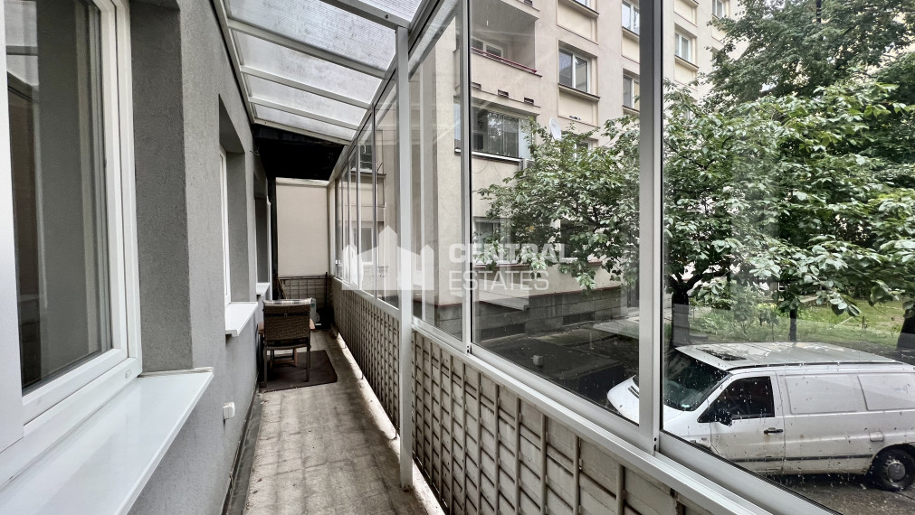 Completely renovated 1- bedroom apartment with a balcony for sale in the Old Town