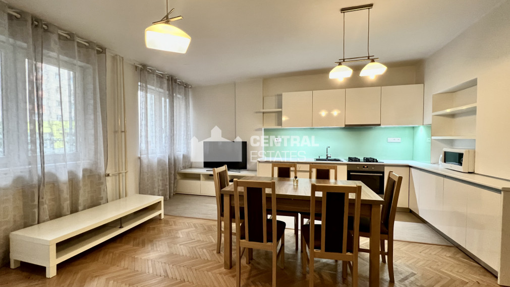 Kompletne zrekonštruovaný 2i byt s balkónom na prenájom v Starom meste