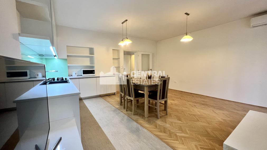 Completely renovated 1- bedroom apartment with a balcony for sale in the Old Town