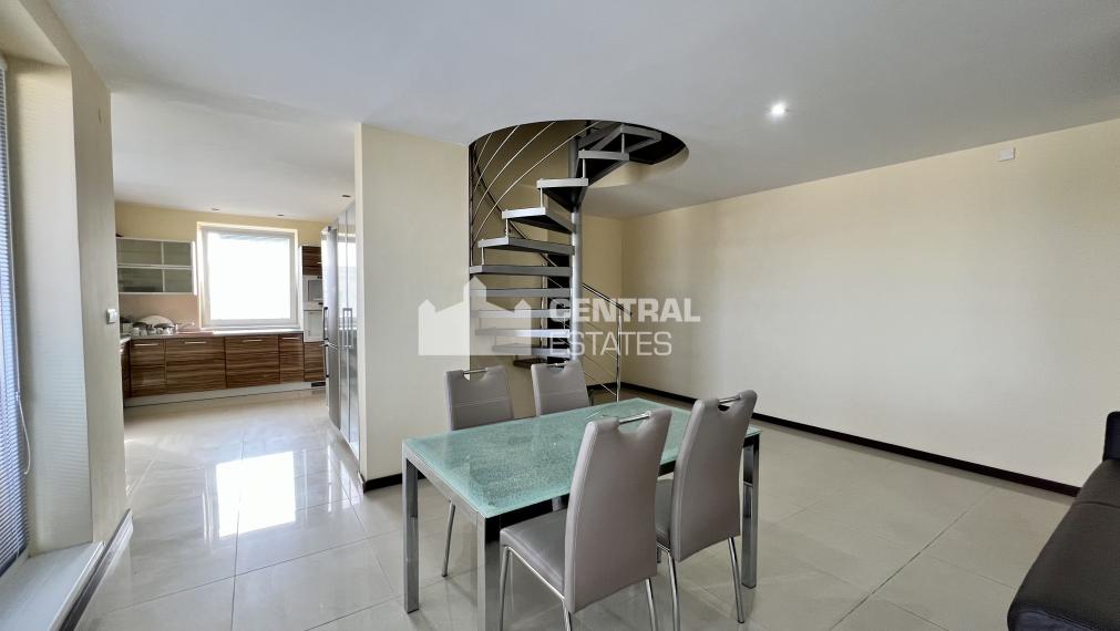 Air-conditioned 3- bedroom duplex with a balcony and a large terrace for sale in the Old Town