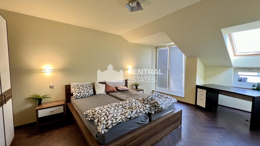 Air-conditioned 3- bedroom duplex with a balcony and a large terrace for sale in the Old Town