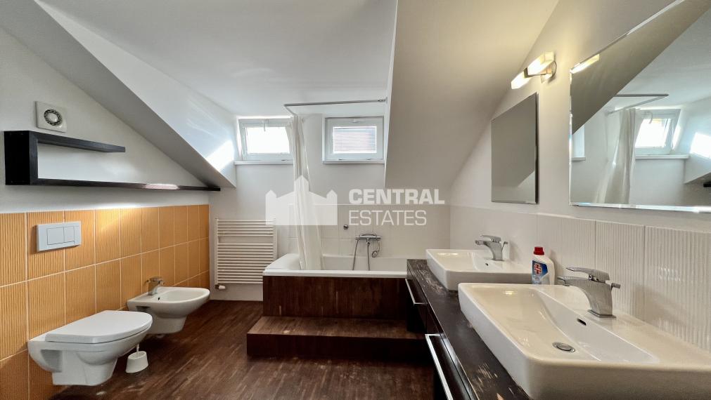 Air-conditioned 3- bedroom duplex with a balcony and a large terrace for sale in the Old Town