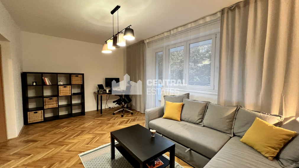 Staromestský 3i byt s veľkou lodžiou na prenájom v Starom meste