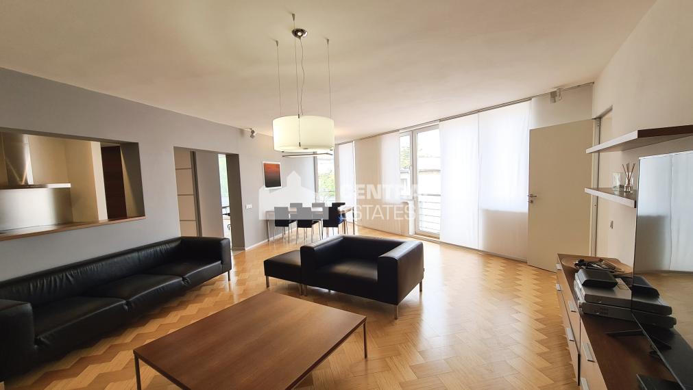 Nadštandardný 3i byt s balkónom a parkovaním na prenájom v Starom meste