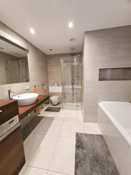 Nadštandardný 3i byt s balkónom a parkovaním na prenájom v Starom meste