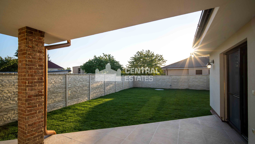 Novostavba 4i rodinný dom so záhradou na prenájom v Slovenskom Grobe