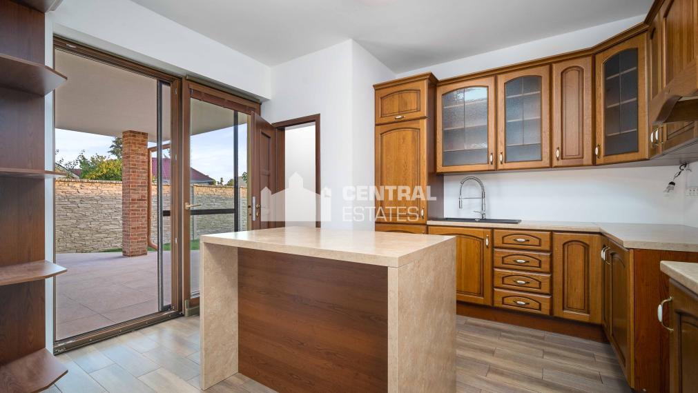 Novostavba 4i rodinný dom so záhradou na prenájom v Slovenskom Grobe