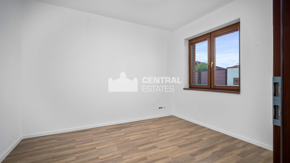 Novostavba 4i rodinný dom so záhradou na prenájom v Slovenskom Grobe